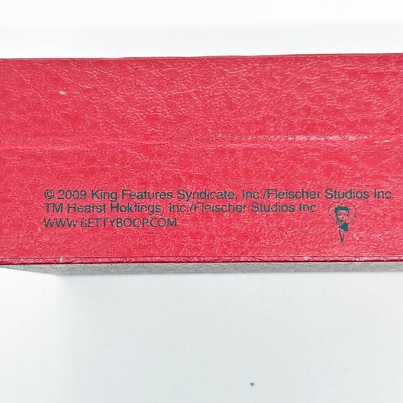 Betty Boop Watch set with 3 leather bands, New in Box - NEW BATTERY - Picture 6 of 7